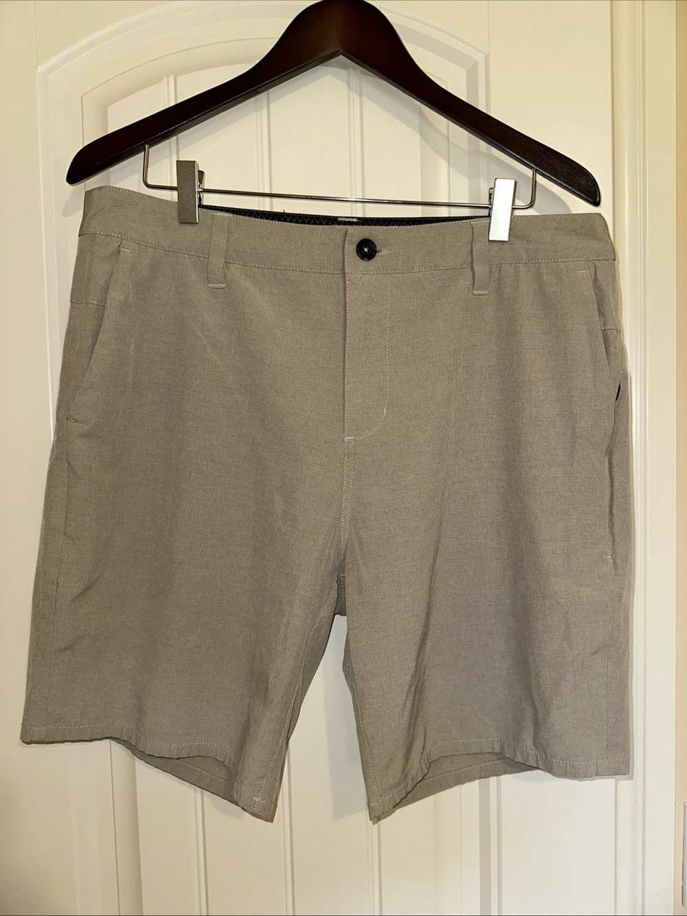 Vuori Mens Aim Lightweight Shorts Size 34